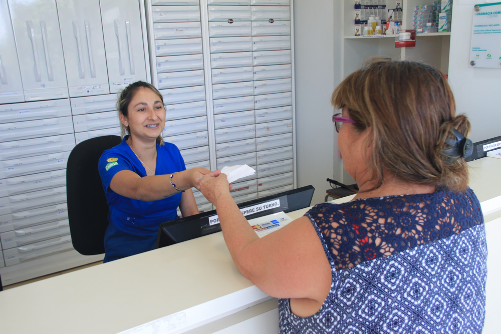 farmacia municipal cerro navia